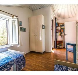 4 bedroom villa with pool in Maslinica, sleeps 8